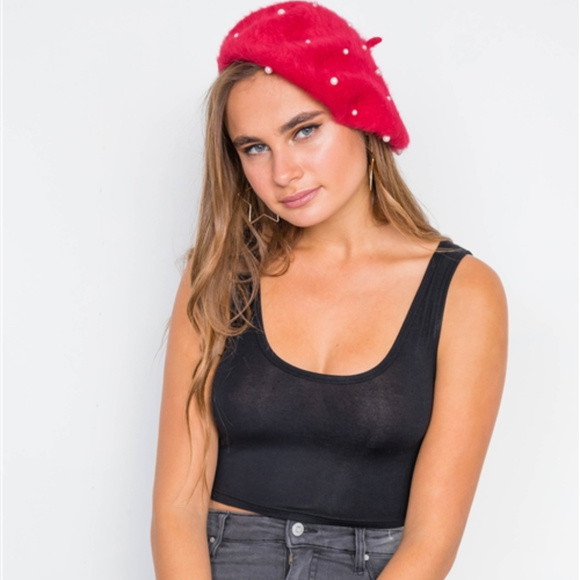 Red Beret with  Real Fur and Faux pearl details - Picture 2 of 3